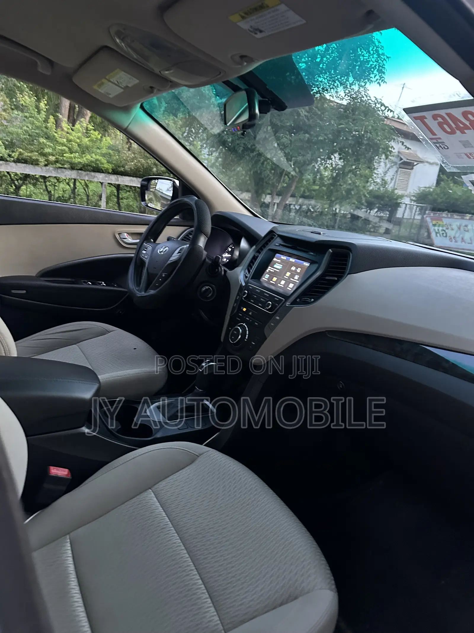Hyundai Santa Fe 2017 White
