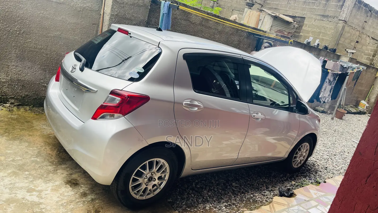 Toyota Vitz 1.3 FWD 3dr 2015 Gray