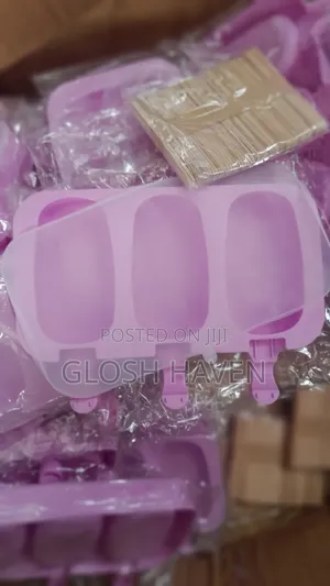 Silicone Ice Cream Mould With Popsicle Sticks