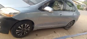 Toyota Belta 2009 Blue