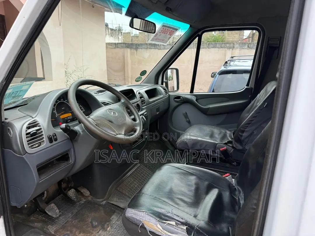 Mercedes-Benz Sprinter 2005 White
