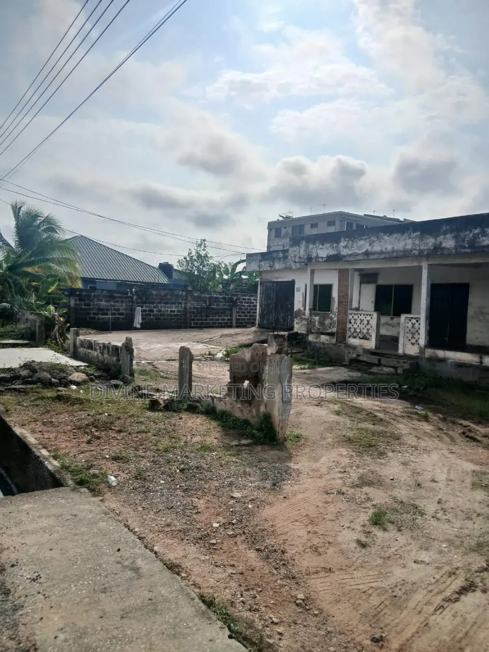 3bdrm House in Dansoman Sakaman, Accra Metropolitan for sale