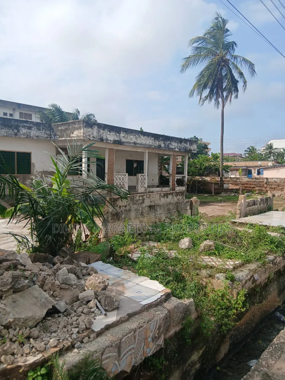 3bdrm House in Dansoman Sakaman, Accra Metropolitan for sale