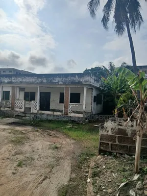 3bdrm House in Dansoman Sakaman, Accra Metropolitan for sale