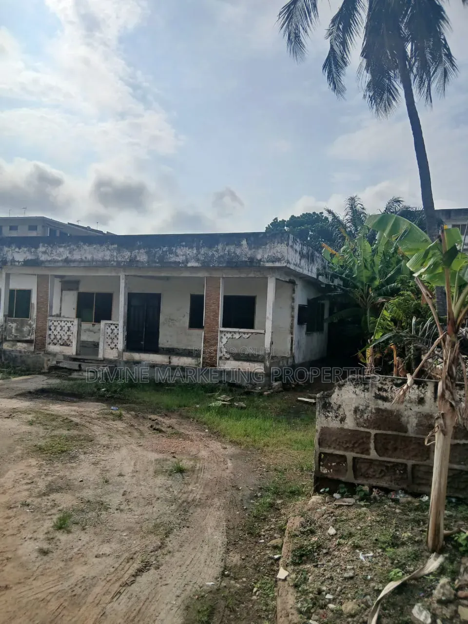3bdrm House in Dansoman Sakaman, Accra Metropolitan for sale