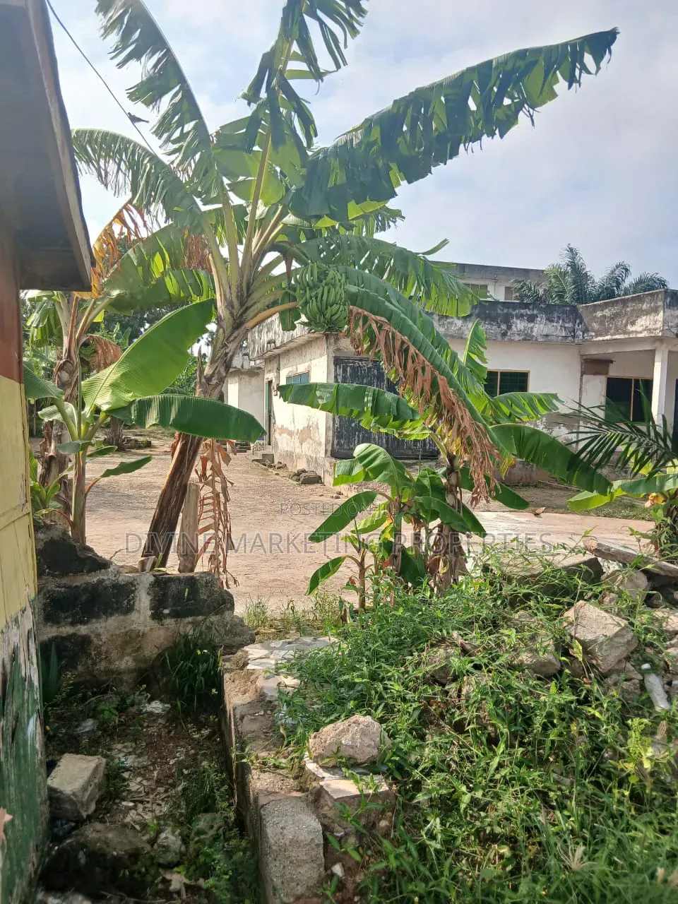 3bdrm House in Dansoman Sakaman, Accra Metropolitan for sale