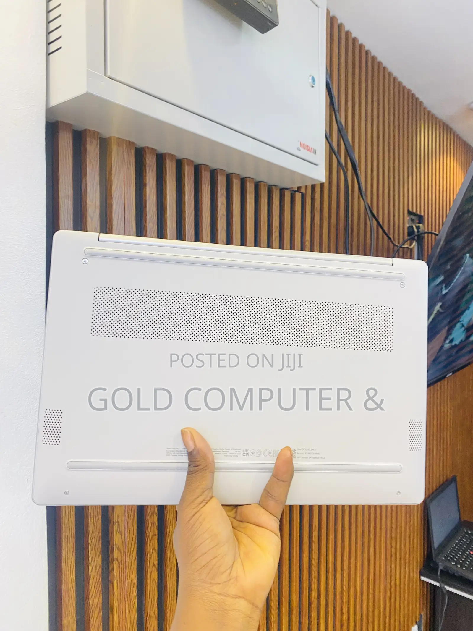 Laptop HP 14-ep0063 4GB Intel Core i3 SSD 512GB