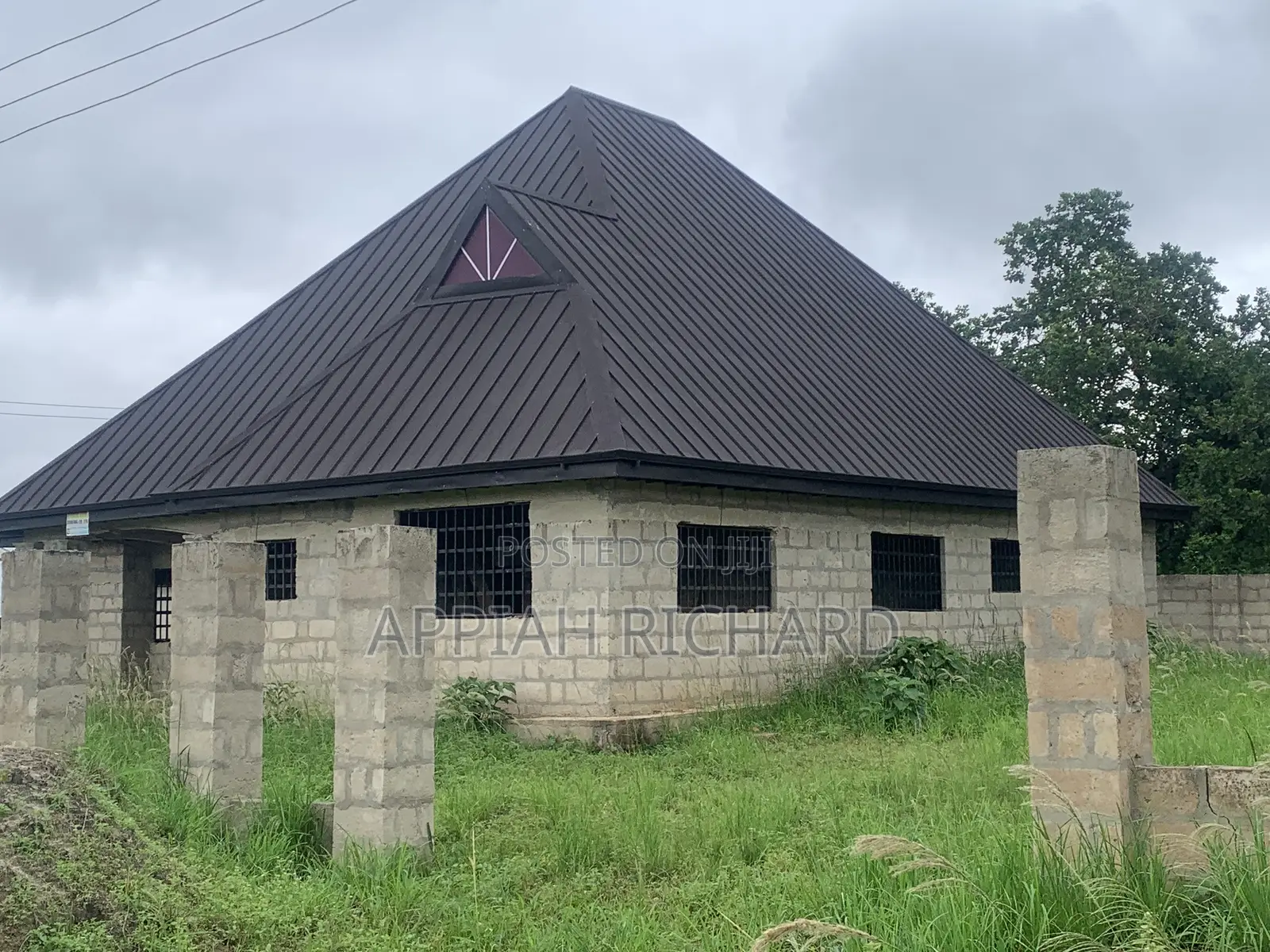 5bdrm House in Jamdede, Berekum Municipal for sale