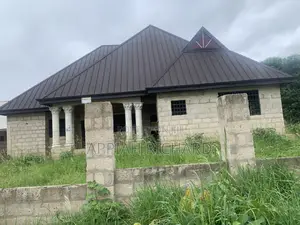 5bdrm House in Jamdede, Berekum Municipal for sale