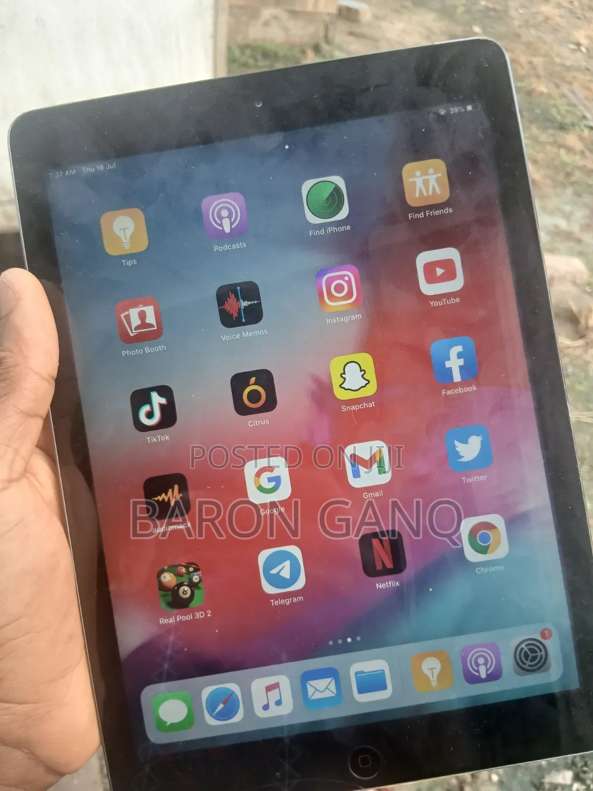Apple iPad Air 16 GB Gray