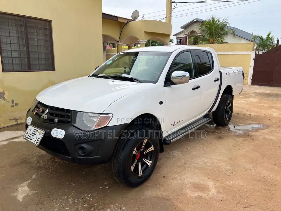 Mitsubishi L200 2015 White