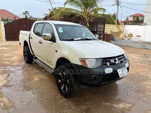 Mitsubishi L200 2015 White