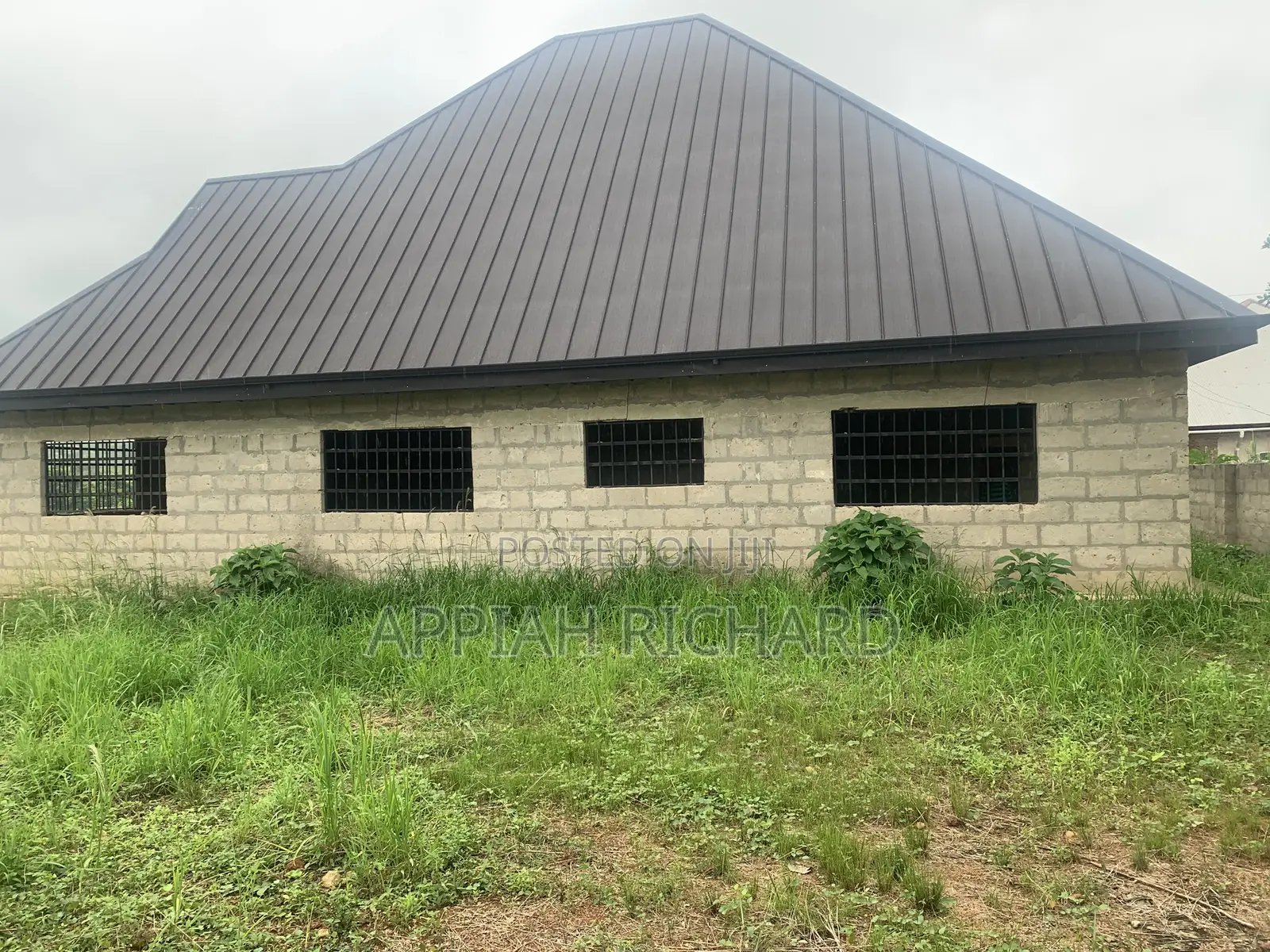 5bdrm House in Jamdede, Berekum Municipal for sale