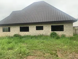 5bdrm House in Jamdede, Berekum Municipal for sale