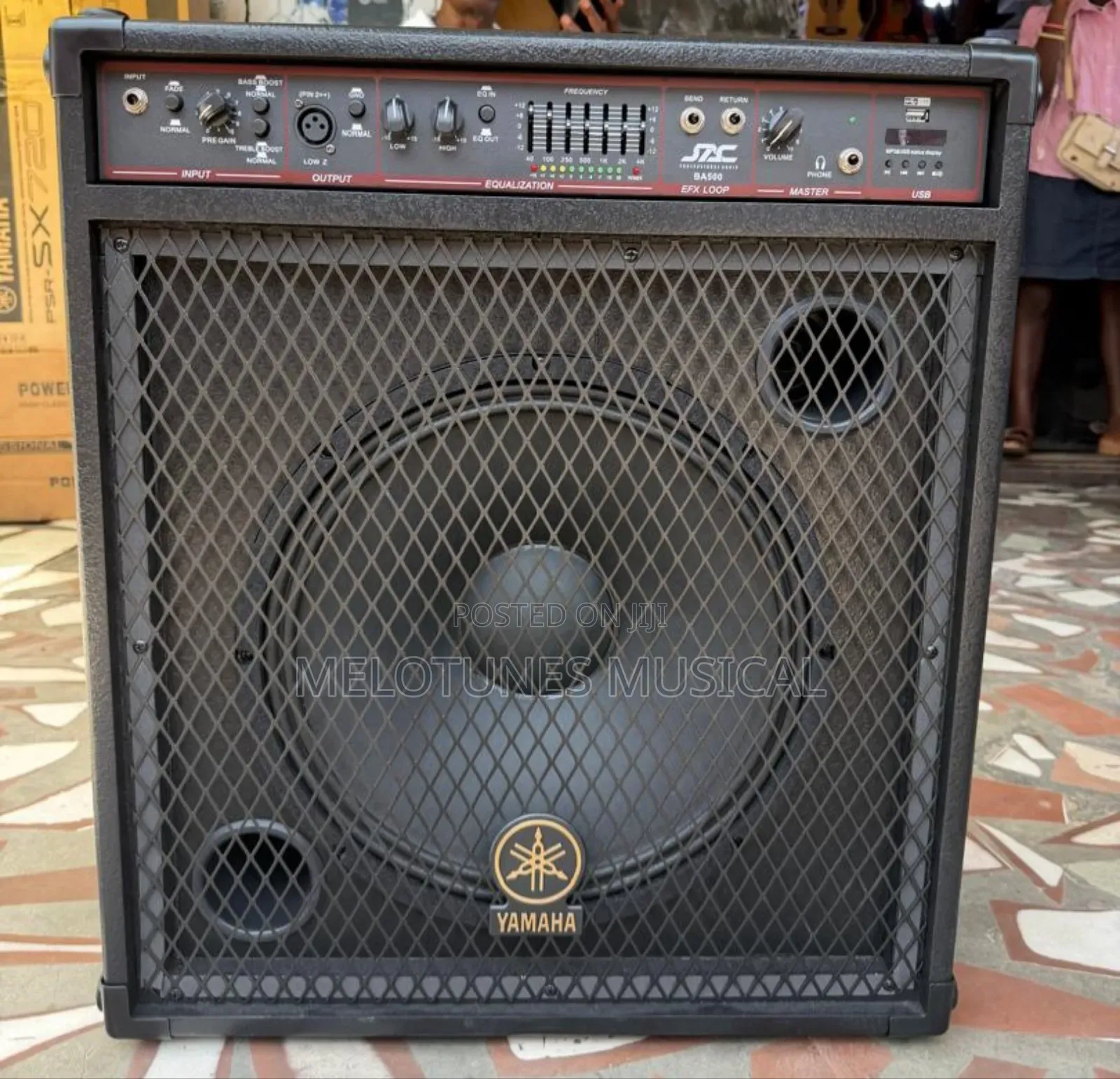 Yamaha BA500 Bass Guitar Combo Amplifier With a Single 15-Inch Speaker