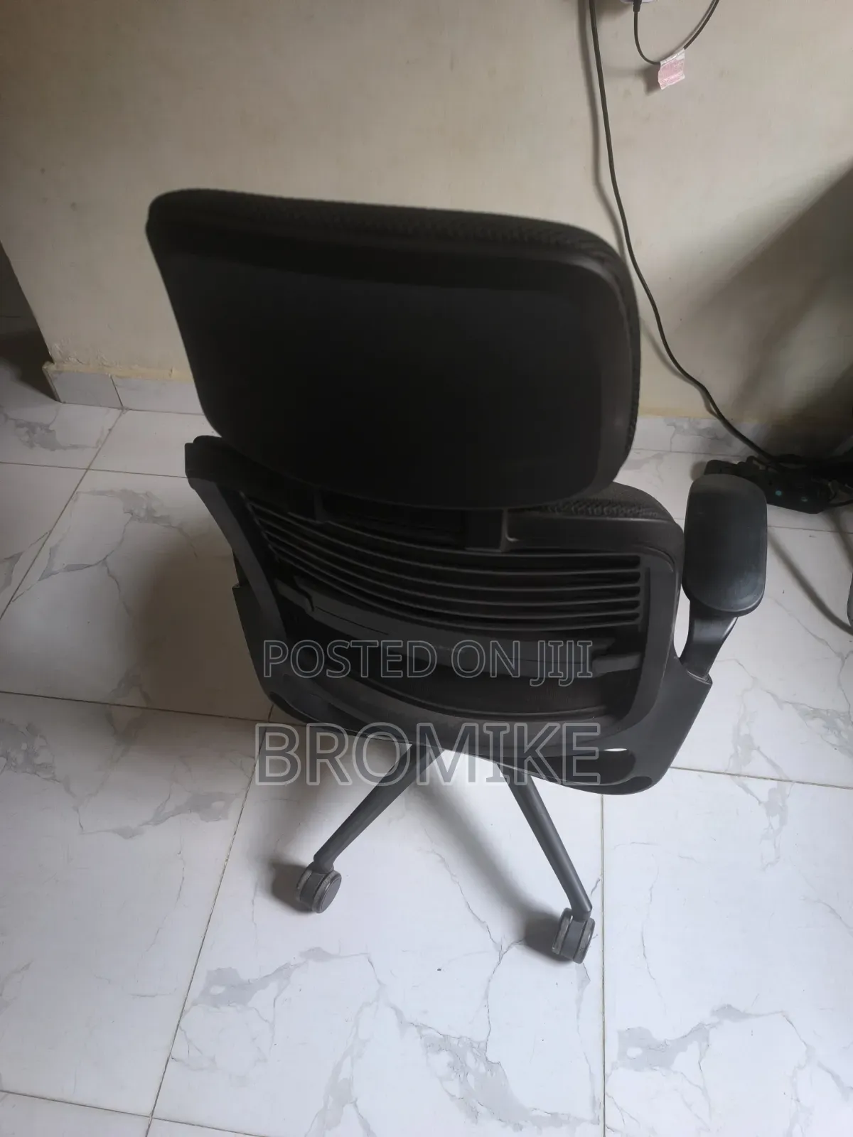 Slightly Used Office Swivel Chair
