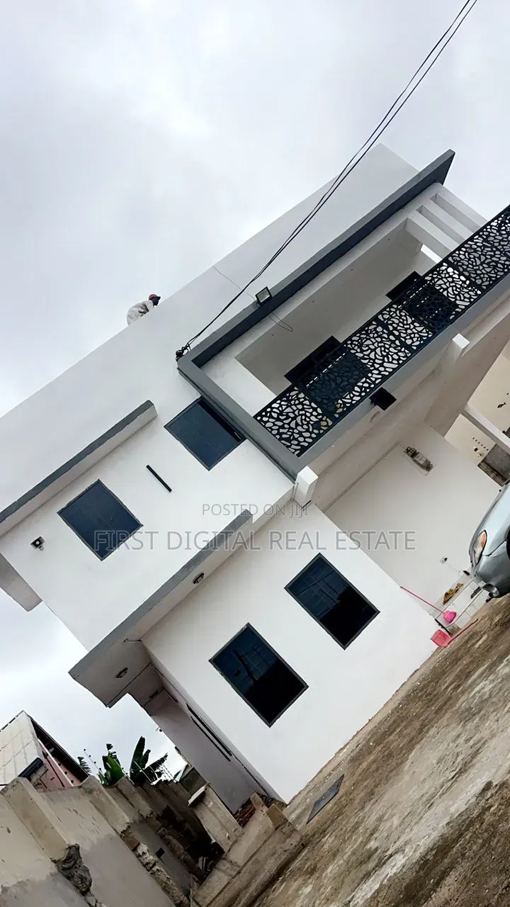 5 Bedroom for Sale at Adade