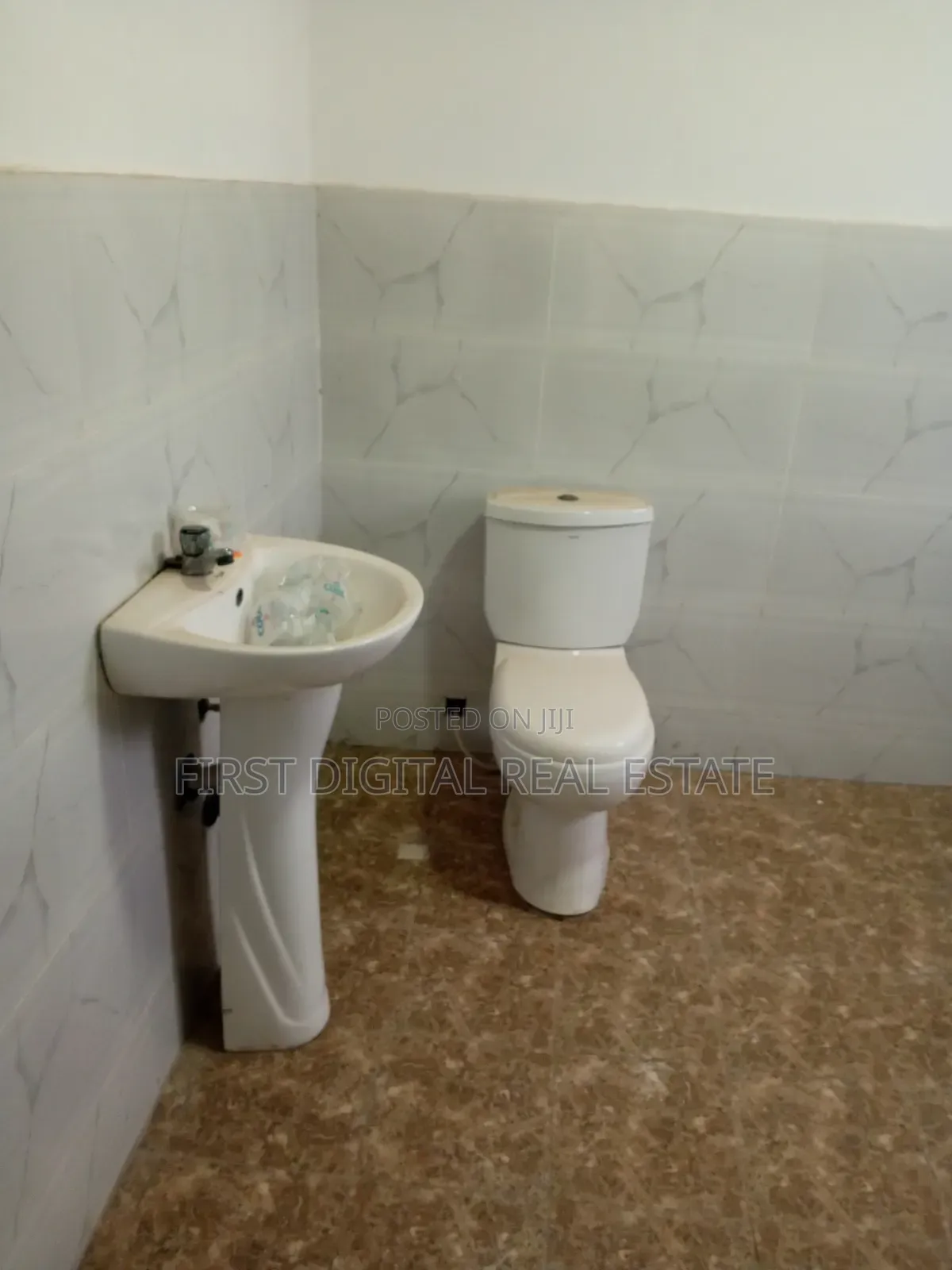 5 Bedroom for Sale at Adade