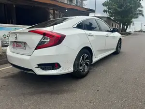Honda Civic EX Sedan 2019 White