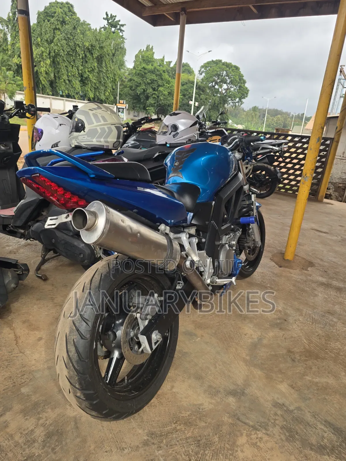 Suzuki SFV650 2020 Blue