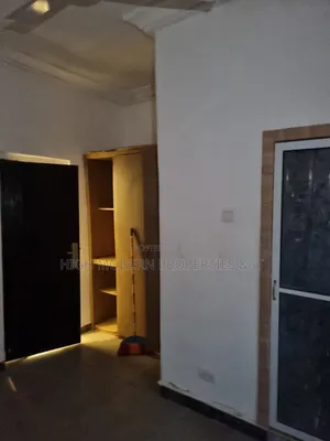 2bdrm Apartment in Bushroad, New Town for rent