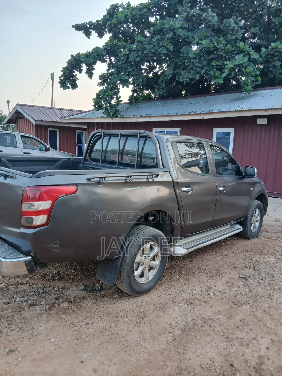 Mitsubishi L200 2018 Brown