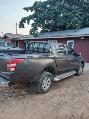 Mitsubishi L200 2018 Brown