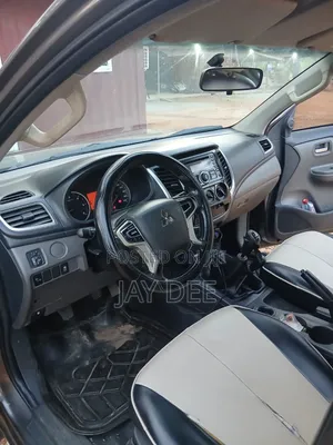 Mitsubishi L200 2018 Brown