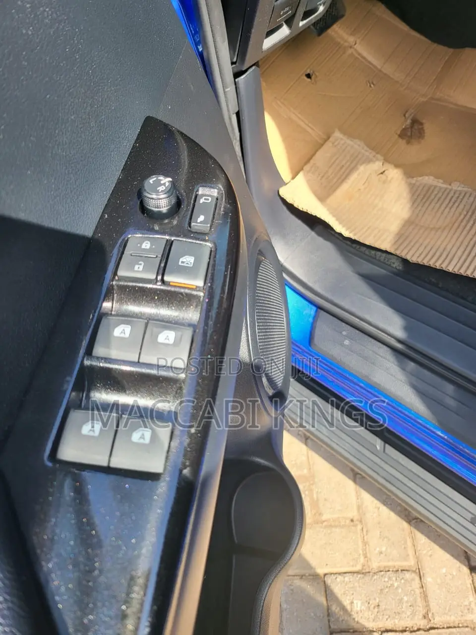 Toyota Hilux 2022 Blue