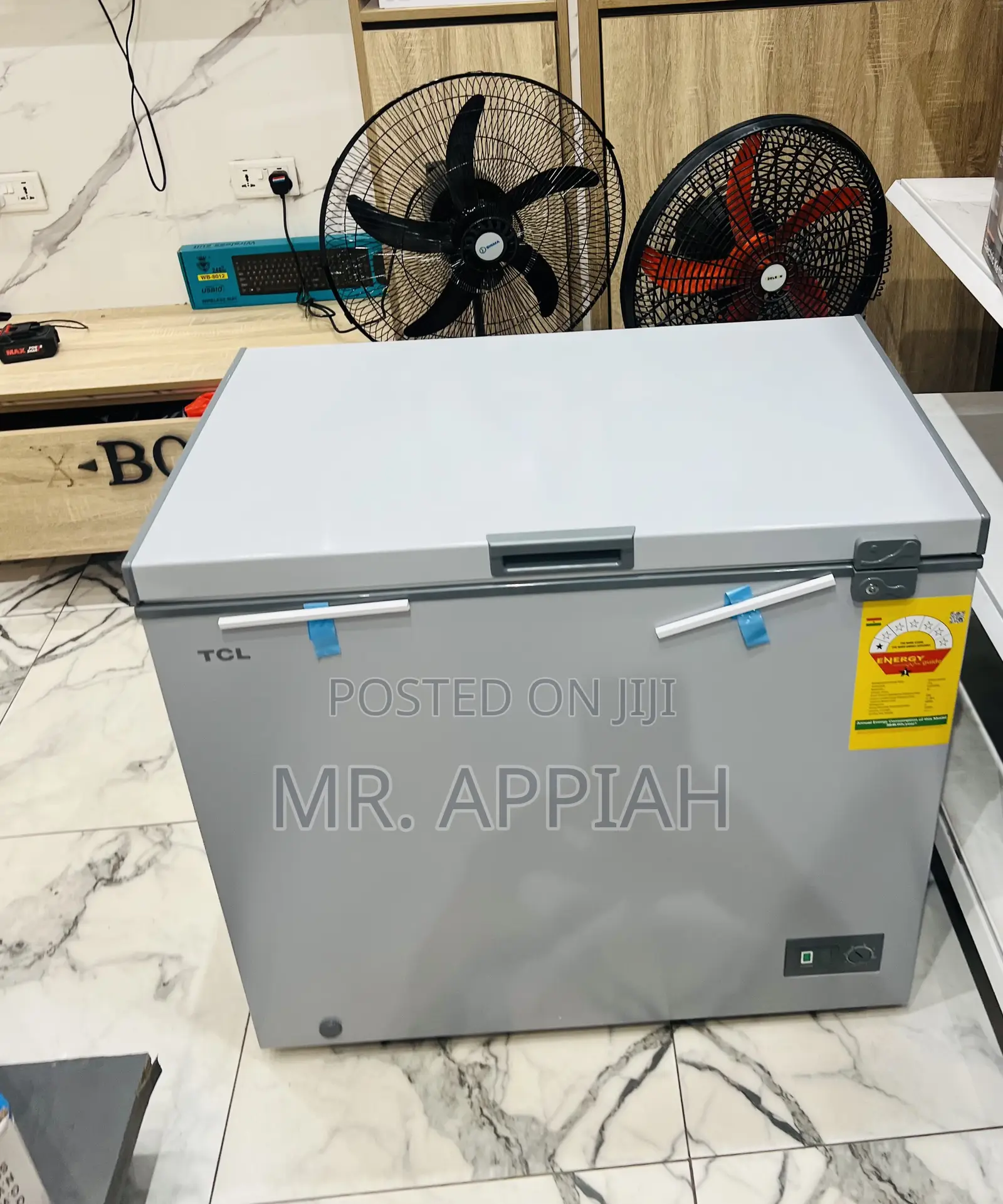 Extremely Classic TCL Single Door Chest Freezer(Gray)200Liters
