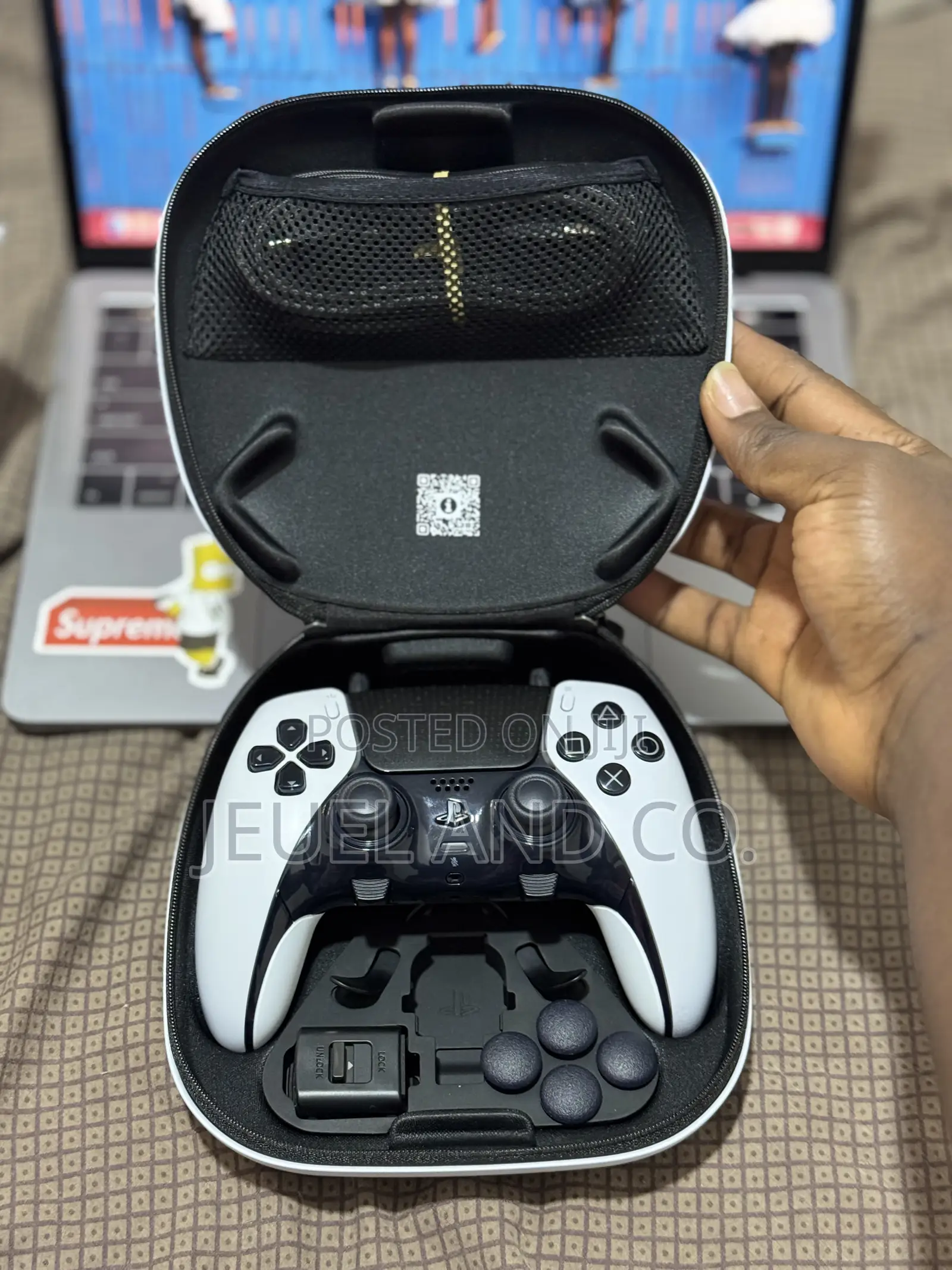 Sony Dual Sense Wireless Controller - Almost New With Box( Mint )