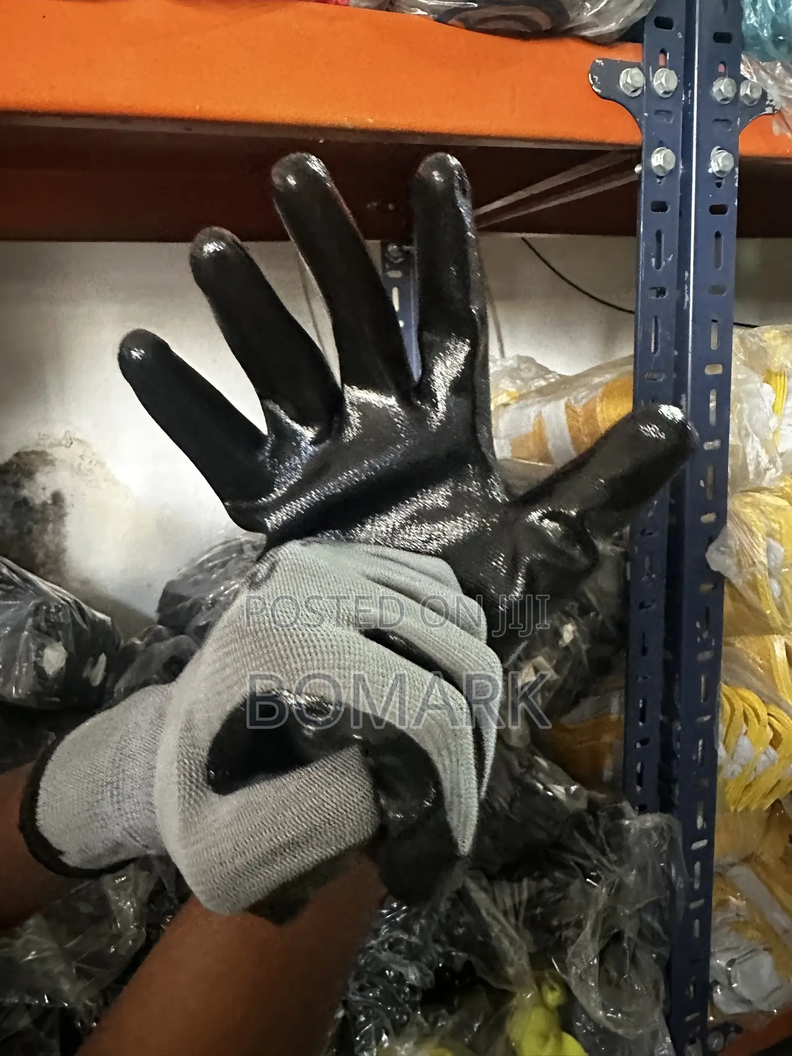 Ash Black Hand Tight Grip Gloves