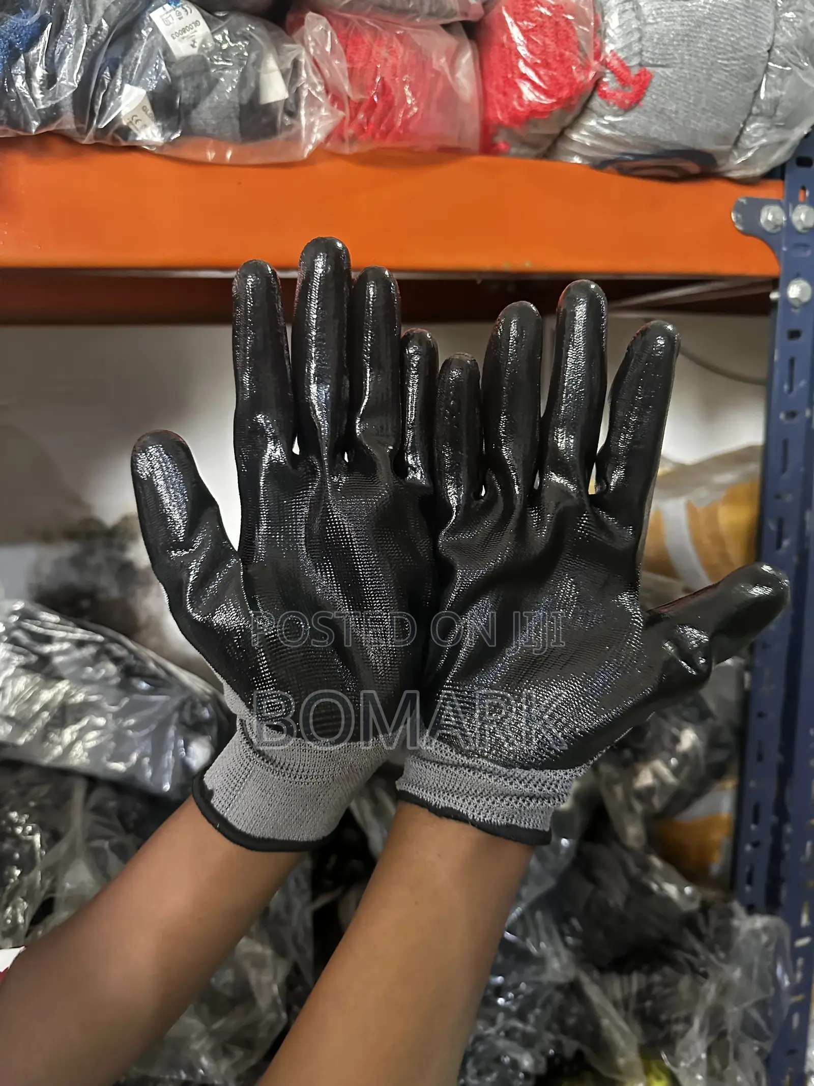 Ash Black Hand Tight Grip Gloves