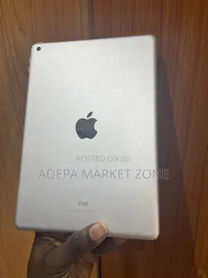 Apple iPad 10.2 (2021) 64 GB Silver