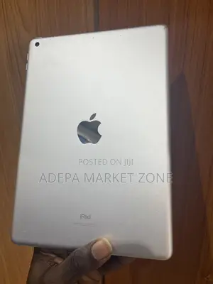 Apple iPad 10.2 (2021) 64 GB Silver
