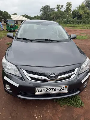 Toyota Corolla L 4dr Sedan (1.8L 4cyl 5M) 2013 Gray
