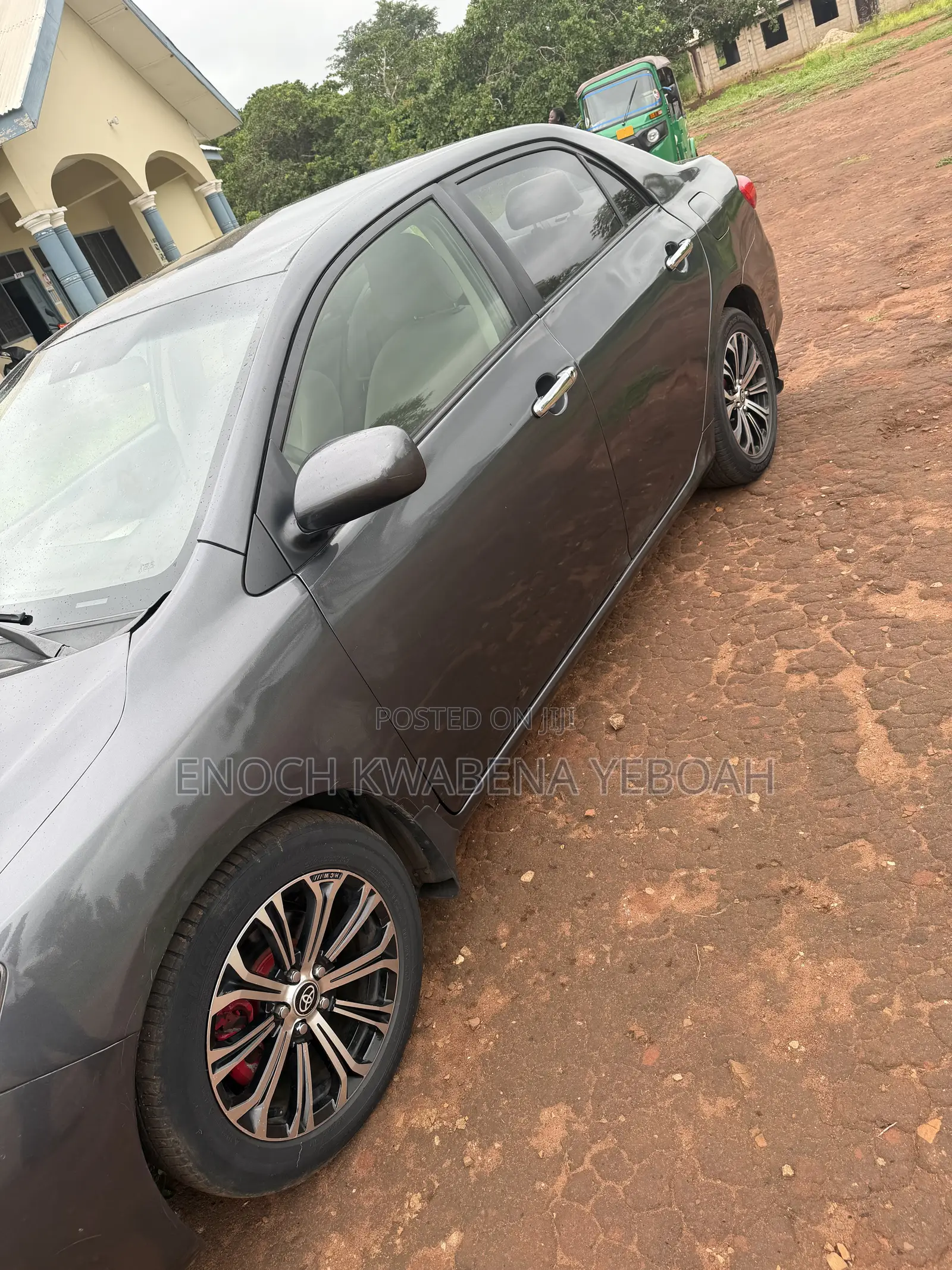 Toyota Corolla L 4dr Sedan (1.8L 4cyl 5M) 2013 Gray