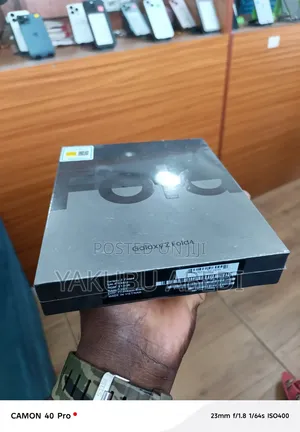 New Samsung Galaxy Z Fold4 256 GB Blue