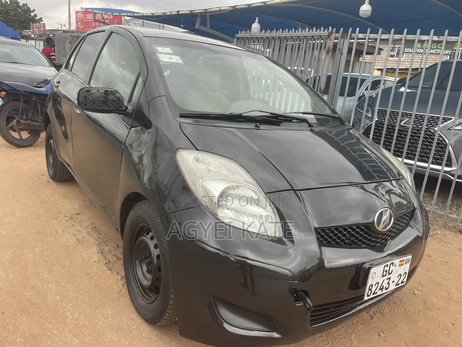 Toyota Vitz 1.3 AWD 3dr 2010 Black