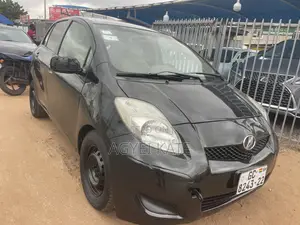Toyota Vitz 1.3 AWD 3dr 2010 Black