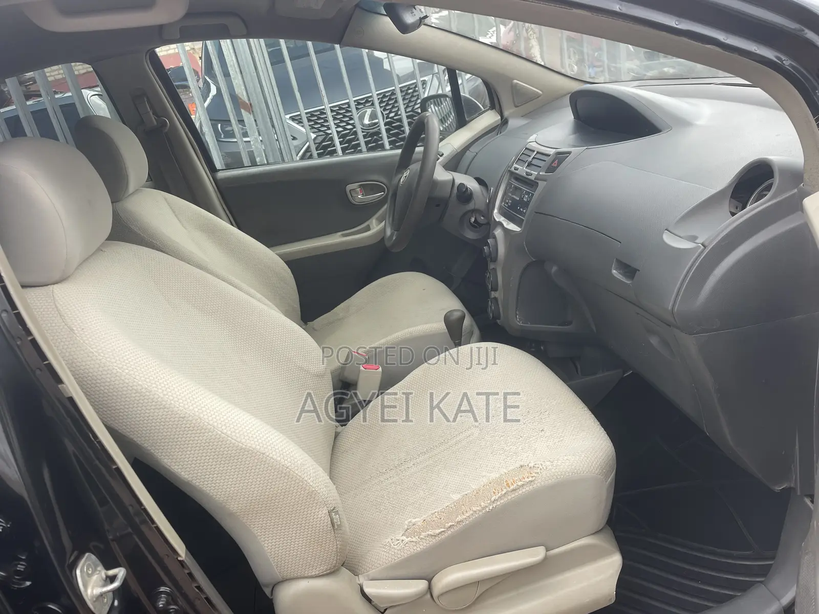 Toyota Vitz 1.3 AWD 3dr 2010 Black
