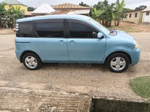Toyota Sienta 2013 Blue
