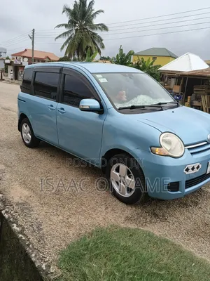 Toyota Sienta 2013 Blue
