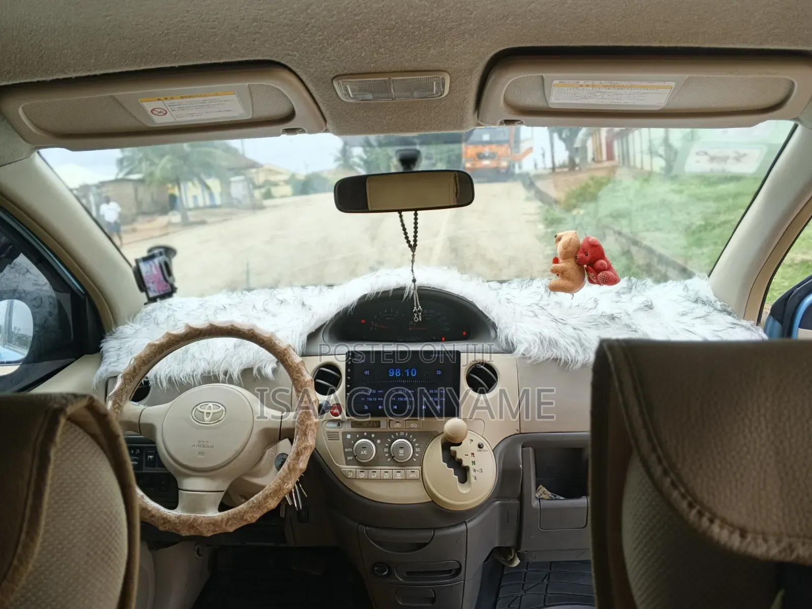 Toyota Sienta 2013 Blue