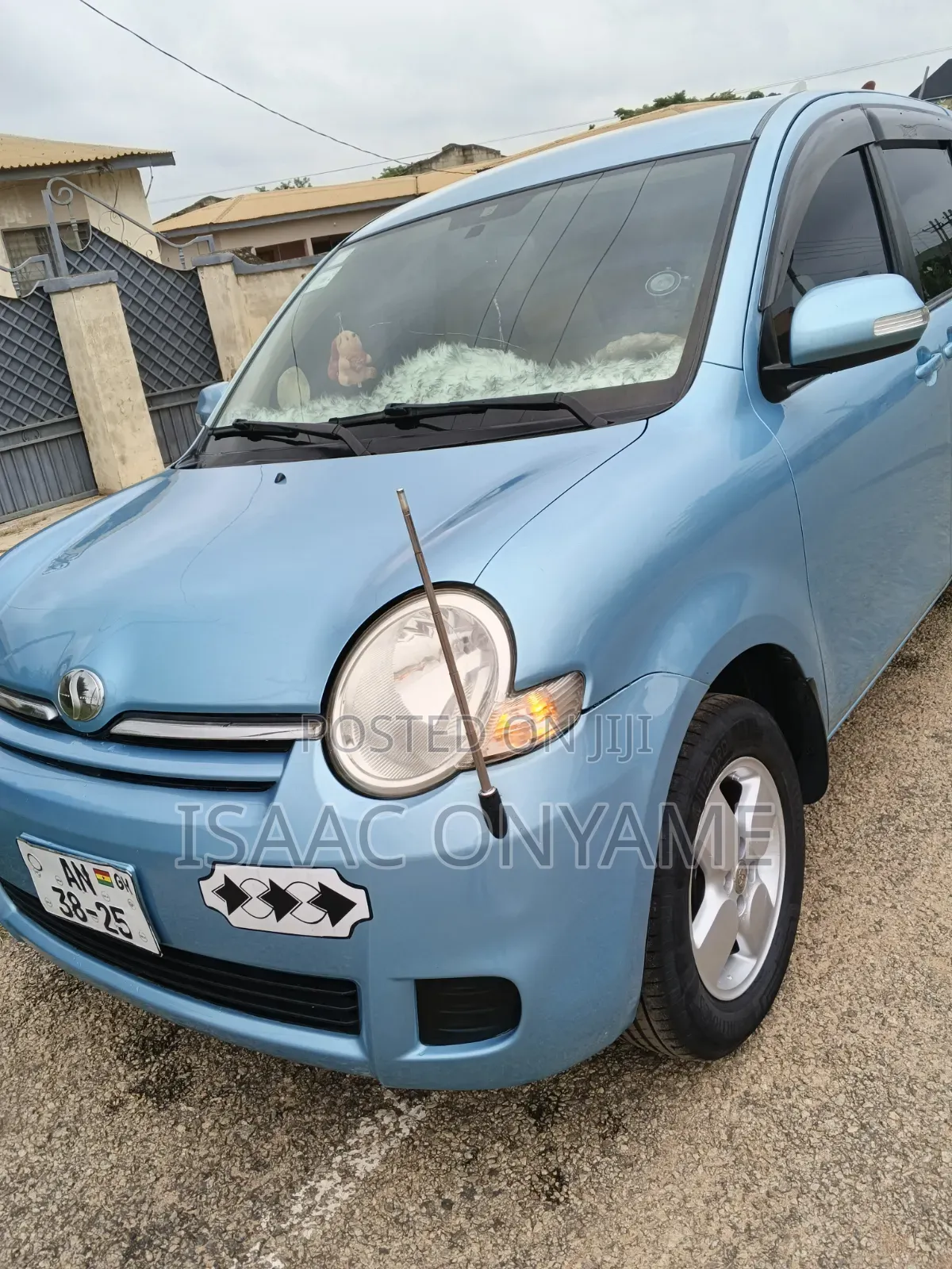 Toyota Sienta 2013 Blue