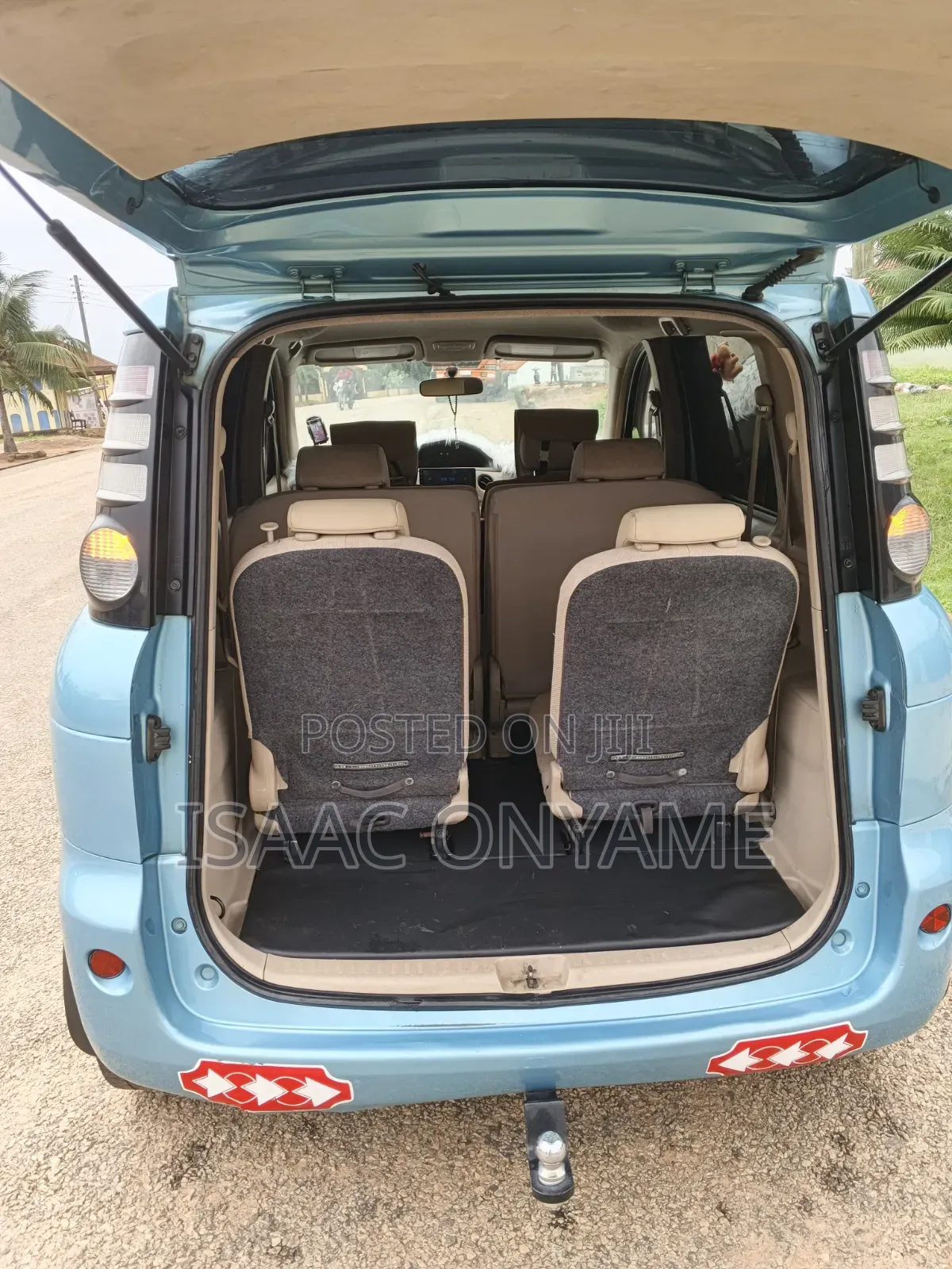 Toyota Sienta 2013 Blue
