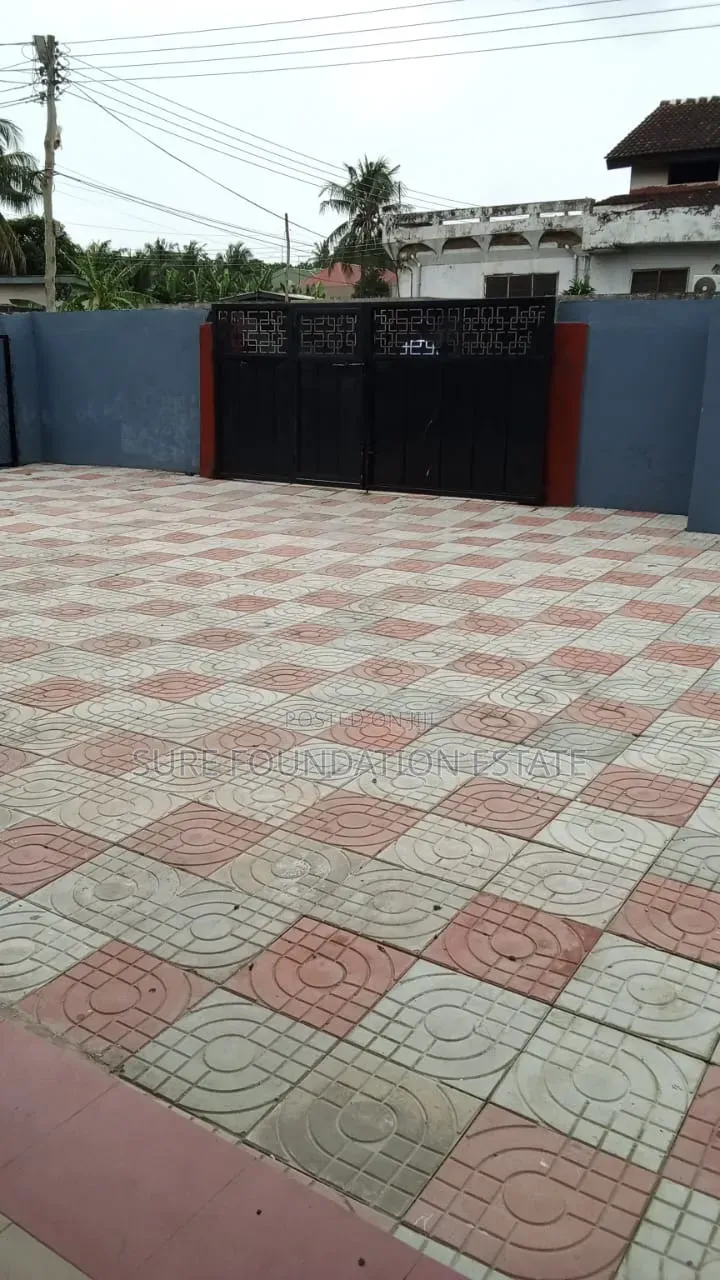 2bdrm Apartment in Dansoman for rent