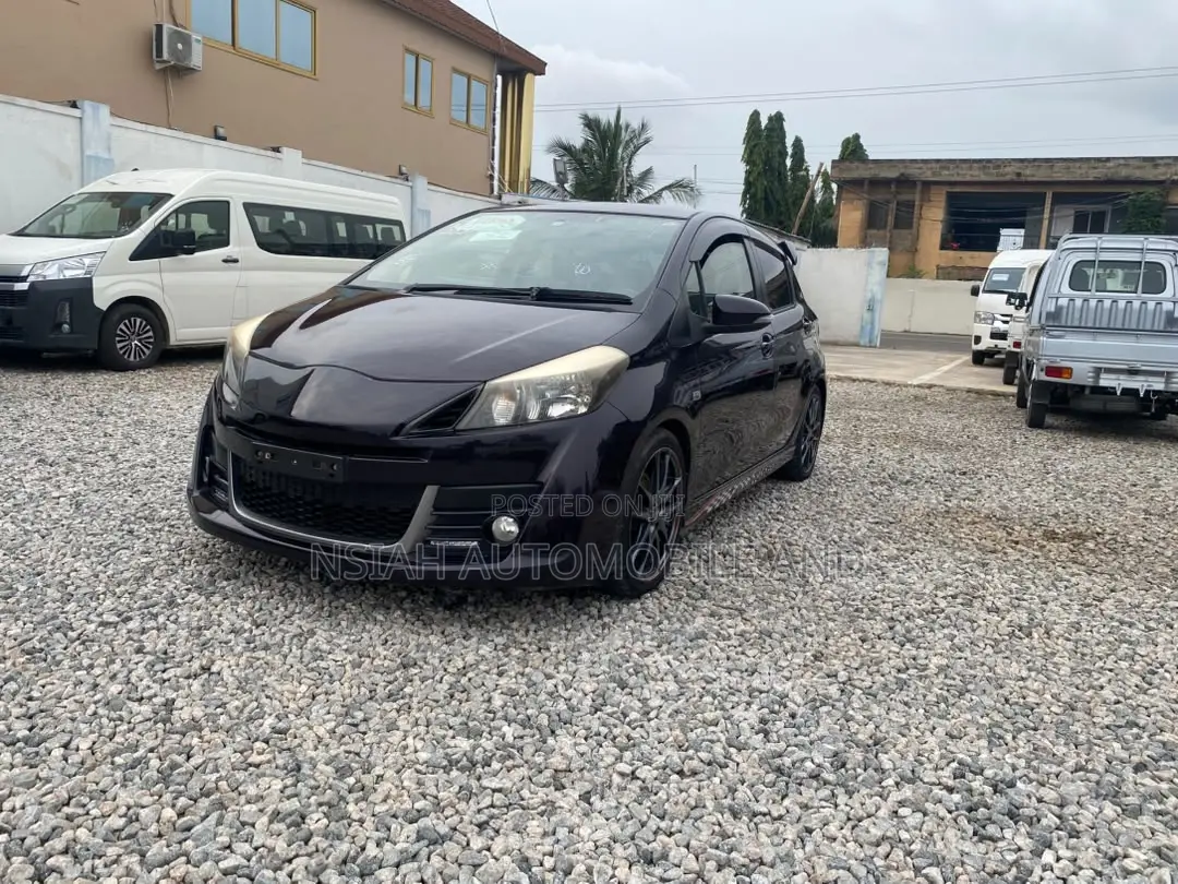 Toyota Vitz 2013 Purple