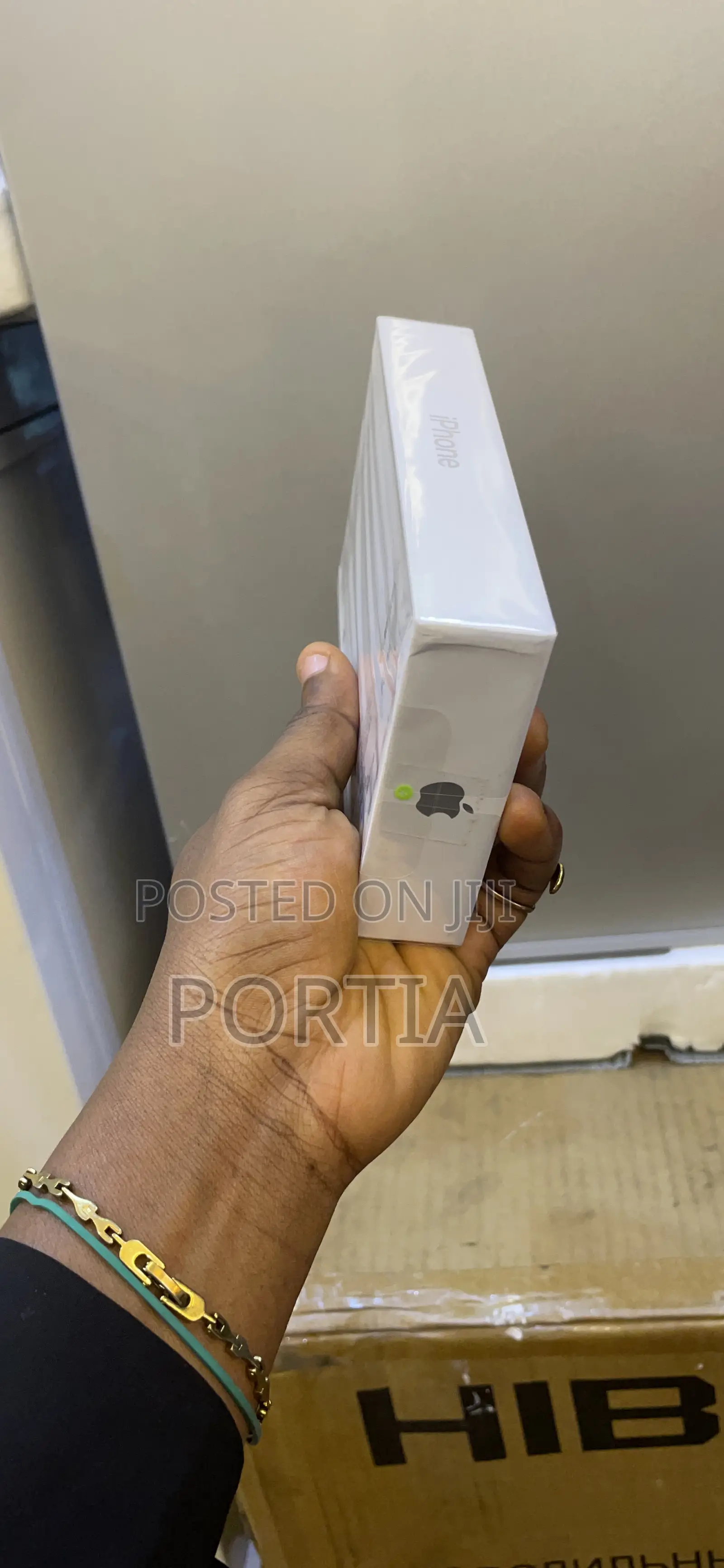 New Apple iPhone 11 64 GB White
