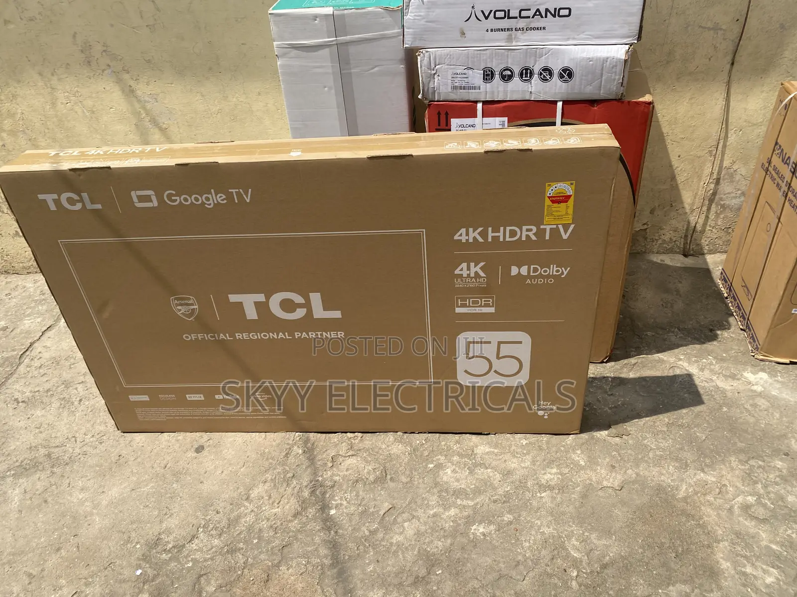 Massive TCL 55inchsmart Uhd TV